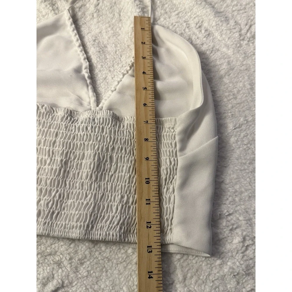 Kendall & Kylie White Halter Neck Crop Top Wm‎ S 70s Smocked Back Bachelorette - Picture 4 of 5